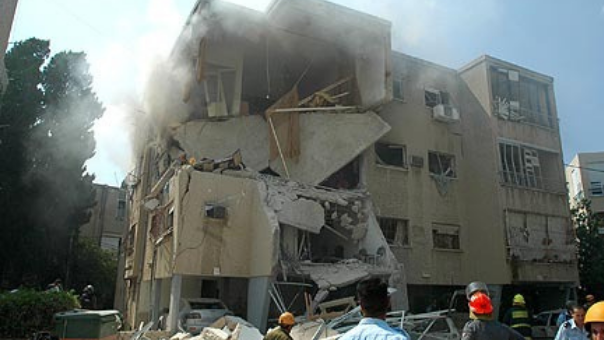 בית בחיפה שנפגע מטיל במלחמת לבנון השנייה
