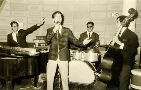 להקת אמני השמים מלון דן כרמל בחיפה 1967-1965 